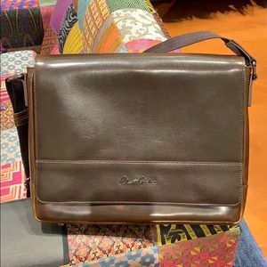Robert Graham men’s brown leather messenger bag